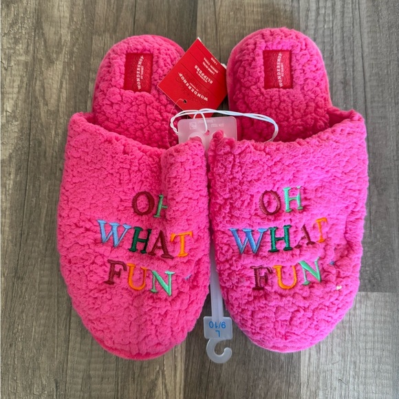 Wondershop Target Womens Holiday Slippers Oh What Fun Pink Sherpa Size M/L - Picture 7 of 11